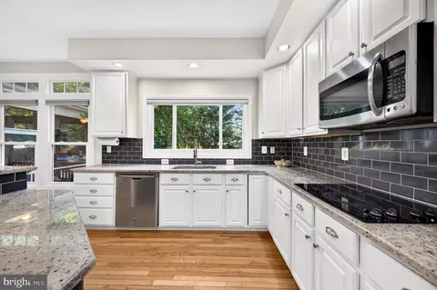 Kitchen - 8 Haller Ct, Poolesville, MD 20837 photo 6 of 6