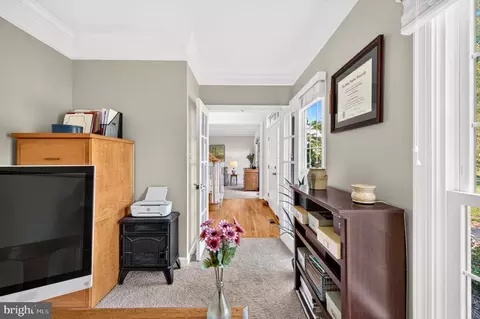 Entry Way - 8 Haller Ct, Poolesville, MD 20837 photo 3 of 10