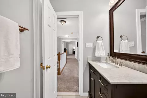 Entry Way - 8 Haller Ct, Poolesville, MD 20837 photo 7 of 10