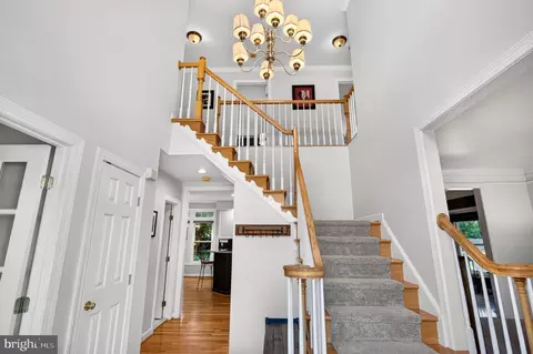Entry Way - 8 Haller Ct, Poolesville, MD 20837 photo 4 of 10