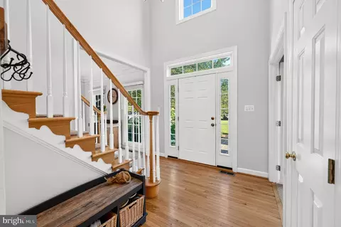 Entry Way - 8 Haller Ct, Poolesville, MD 20837 photo 2 of 10