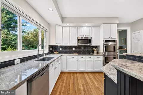 Kitchen - 8 Haller Ct, Poolesville, MD 20837 photo 3 of 6