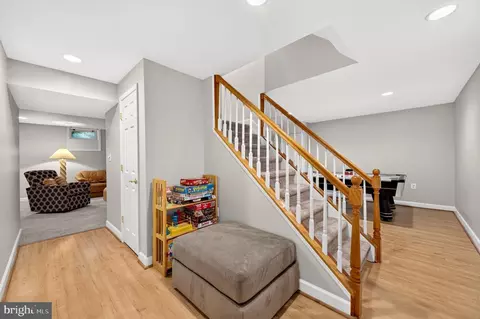 Entry Way - 8 Haller Ct, Poolesville, MD 20837 photo 10 of 10