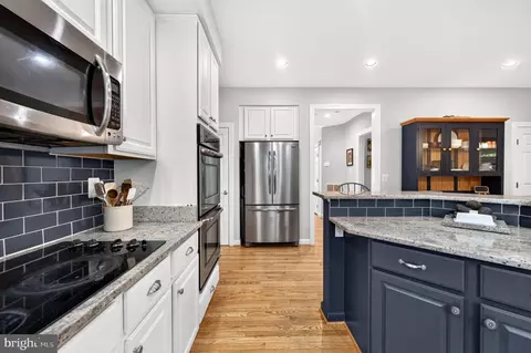 Kitchen - 8 Haller Ct, Poolesville, MD 20837 photo 5 of 6