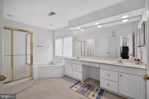Bath - 14209 Royal Forest Ln, Silver Spring, MD 20904 photo 2 of 4
