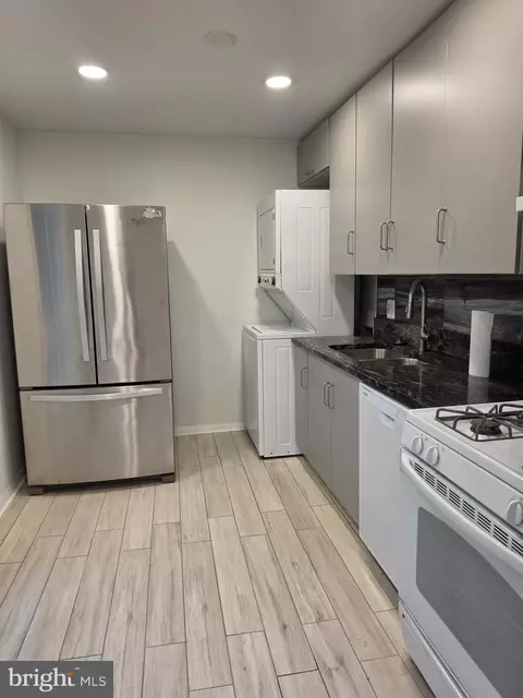 Kitchen - 3970 Bel Pre Rd #3970-7, Silver Spring, MD 20906 photo 4 of 4