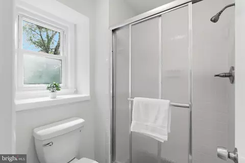 Bath - 1005 W Nolcrest Dr W, Silver Spring, MD 20903 photo 3 of 5