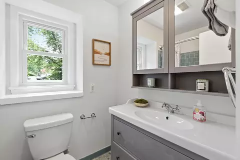 Bath - 1005 W Nolcrest Dr W, Silver Spring, MD 20903 photo 4 of 5