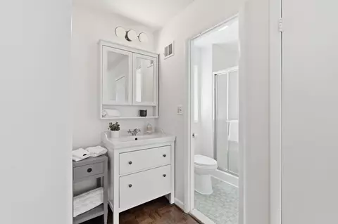 Bath - 1005 W Nolcrest Dr W, Silver Spring, MD 20903 photo 2 of 5