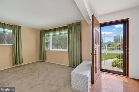 Entry Way - 4107 Tulare Dr, Silver Spring, MD 20906 photo 3 of 5
