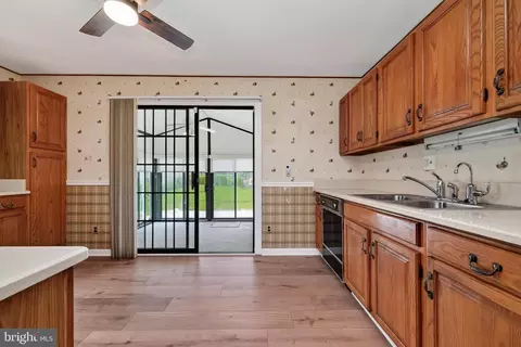 Kitchen - 4107 Tulare Dr, Silver Spring, MD 20906 photo 2 of 4