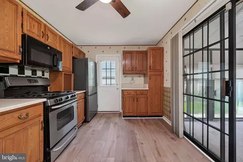 Kitchen - 4107 Tulare Dr, Silver Spring, MD 20906 photo 4 of 4
