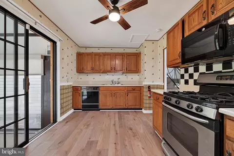 Kitchen - 4107 Tulare Dr, Silver Spring, MD 20906 photo 3 of 4
