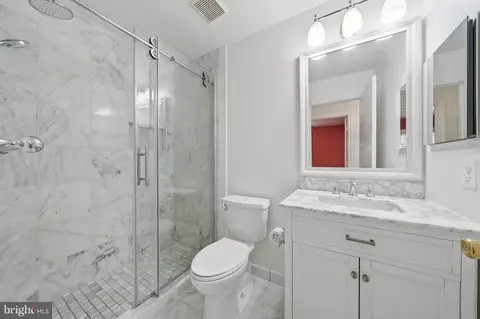 Bath - 2610 Camelback Ln #9-19, Silver Spring, MD 20906 photo 2 of 2