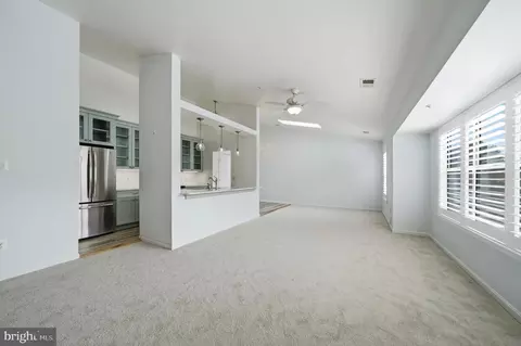 Living - 2610 Camelback Ln #9-19, Silver Spring, MD 20906 photo 9 of 11