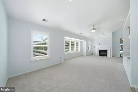 Living - 2610 Camelback Ln #9-19, Silver Spring, MD 20906 photo 1 of 11
