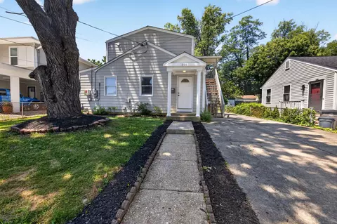 608 Burgundy Dr, Rockville, MD 20850