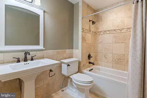 Bath - 15541 Baileys Ln, Silver Spring, MD 20906 photo 1 of 2