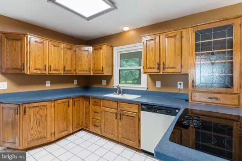 Kitchen - 15541 Baileys Ln, Silver Spring, MD 20906 photo 1 of 3