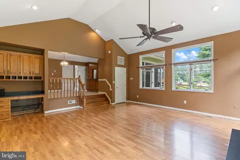 Living - 15541 Baileys Ln, Silver Spring, MD 20906 photo 6 of 7
