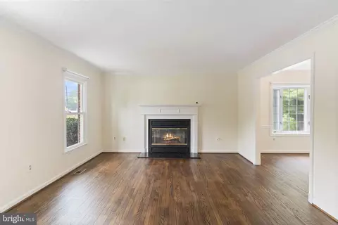 Living - 15541 Baileys Ln, Silver Spring, MD 20906 photo 2 of 7