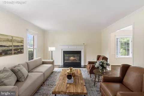 Living - 15541 Baileys Ln, Silver Spring, MD 20906 photo 1 of 7