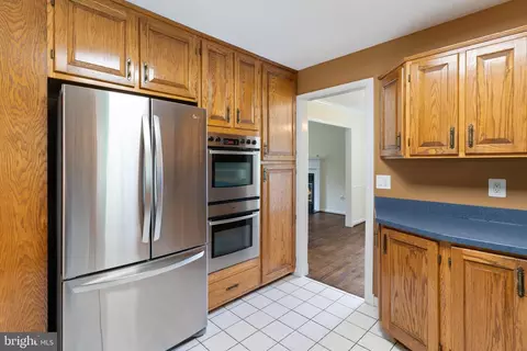 Kitchen - 15541 Baileys Ln, Silver Spring, MD 20906 photo 3 of 3