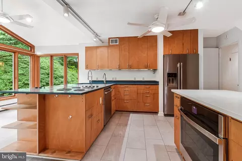 Kitchen - 2213 Apple Tree Ln, Silver Spring, MD 20905 photo 3 of 4