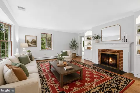 Living - 2213 Apple Tree Ln, Silver Spring, MD 20905 photo 1 of 2