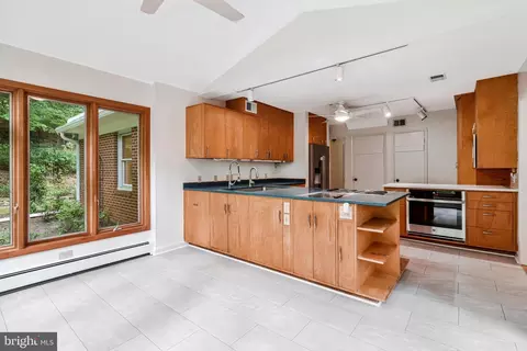 Kitchen - 2213 Apple Tree Ln, Silver Spring, MD 20905 photo 4 of 4