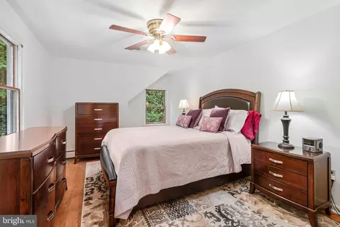 Bedroom - 2213 Apple Tree Ln, Silver Spring, MD 20905 photo 3 of 4