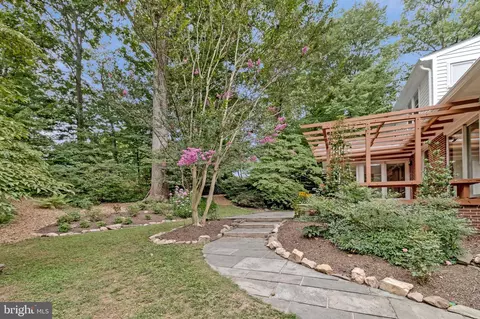 Exterior - 2213 Apple Tree Ln, Silver Spring, MD 20905 photo 3 of 9