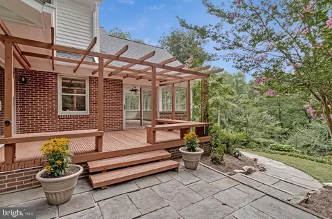 Exterior - 2213 Apple Tree Ln, Silver Spring, MD 20905 photo 6 of 9