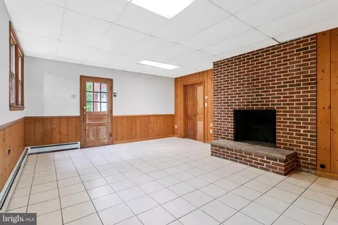 Living - 2213 Apple Tree Ln, Silver Spring, MD 20905 photo 2 of 2