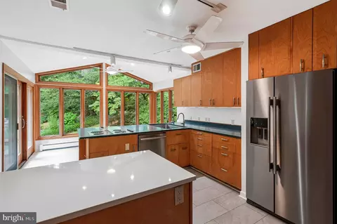 Kitchen - 2213 Apple Tree Ln, Silver Spring, MD 20905 photo 2 of 4