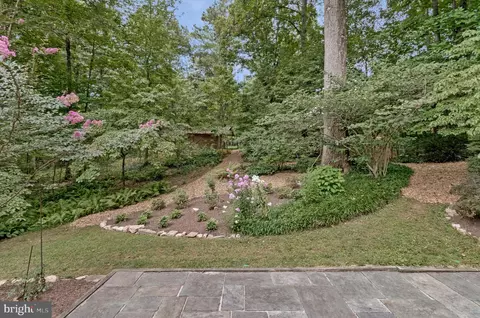 Exterior - 2213 Apple Tree Ln, Silver Spring, MD 20905 photo 8 of 9