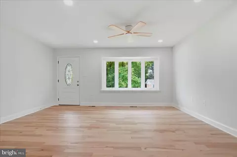 Living - 11305 Mapleview Dr, Silver Spring, MD 20902 photo 3 of 6
