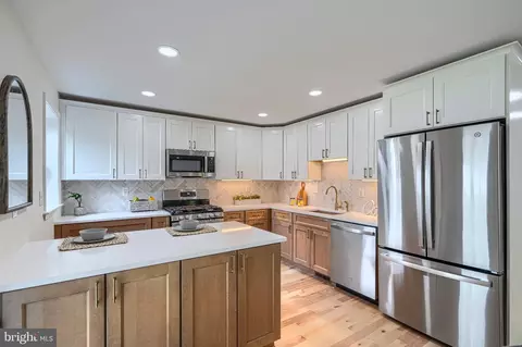 Kitchen - 11305 Mapleview Dr, Silver Spring, MD 20902 photo 3 of 7