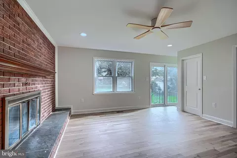 Living - 11305 Mapleview Dr, Silver Spring, MD 20902 photo 6 of 7