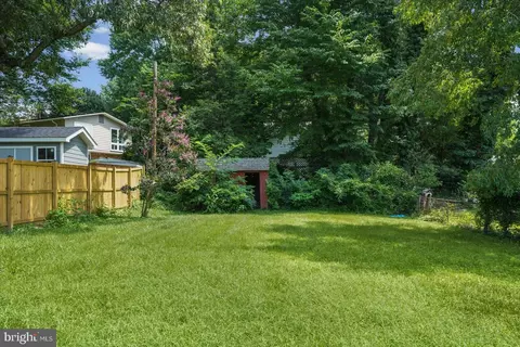 Exterior - 11305 Mapleview Dr, Silver Spring, MD 20902 photo 5 of 7