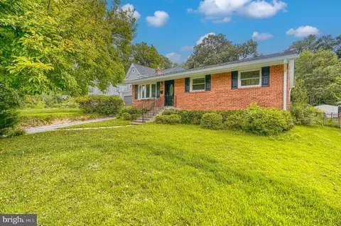 Exterior - 11305 Mapleview Dr, Silver Spring, MD 20902 photo 3 of 7