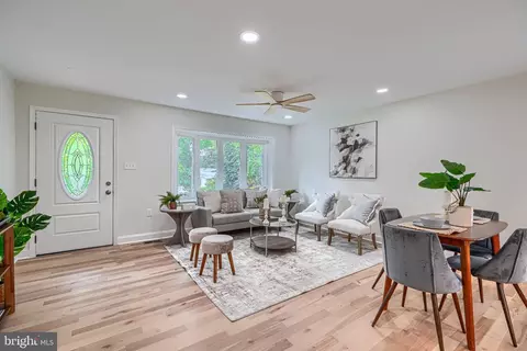 Living - 11305 Mapleview Dr, Silver Spring, MD 20902 photo 2 of 7