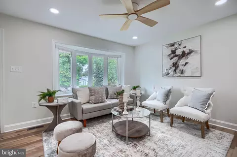 Living - 11305 Mapleview Dr, Silver Spring, MD 20902 photo 3 of 7