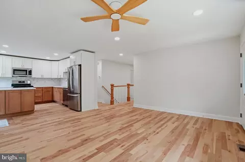 Living - 11305 Mapleview Dr, Silver Spring, MD 20902 photo 2 of 6