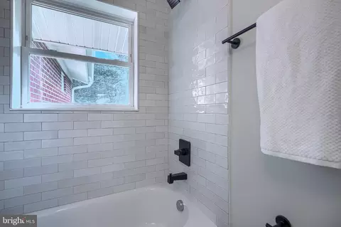 Bath - 11305 Mapleview Dr, Silver Spring, MD 20902 photo 7 of 11