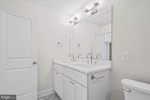 Bath - 11305 Mapleview Dr, Silver Spring, MD 20902 photo 2 of 6
