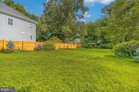 Exterior - 11305 Mapleview Dr, Silver Spring, MD 20902 photo 5 of 7