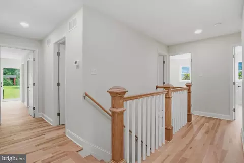 Entry Way - 11305 Mapleview Dr, Silver Spring, MD 20902 photo 3 of 5