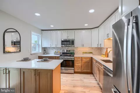 Kitchen - 11305 Mapleview Dr, Silver Spring, MD 20902 photo 4 of 7