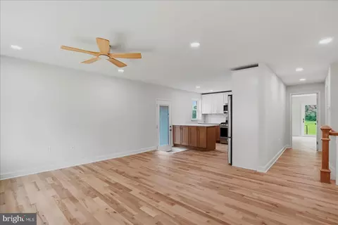 Living - 11305 Mapleview Dr, Silver Spring, MD 20902 photo 1 of 6